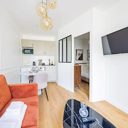 1 Chambre#tour Eiffel#champ De Mars#paris 7 Apartment *